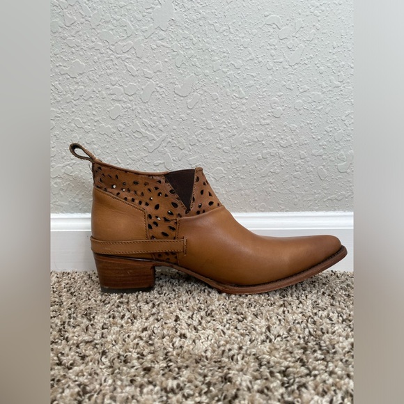 Cuadra Genuine Leather Ankle Boots - Picture 6 of 10